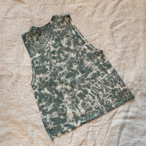 Lululemon All Yours Tank, size 8, Marmoleado Tie Dye Ocean Air Tidewater Teal - Picture 5 of 5